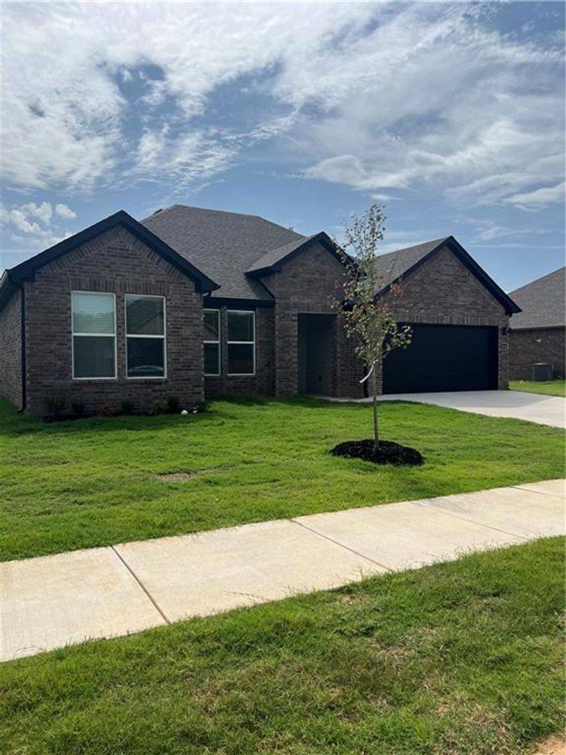 House for rent at 1910 Hahn St, Pea Ridge, AR 72751