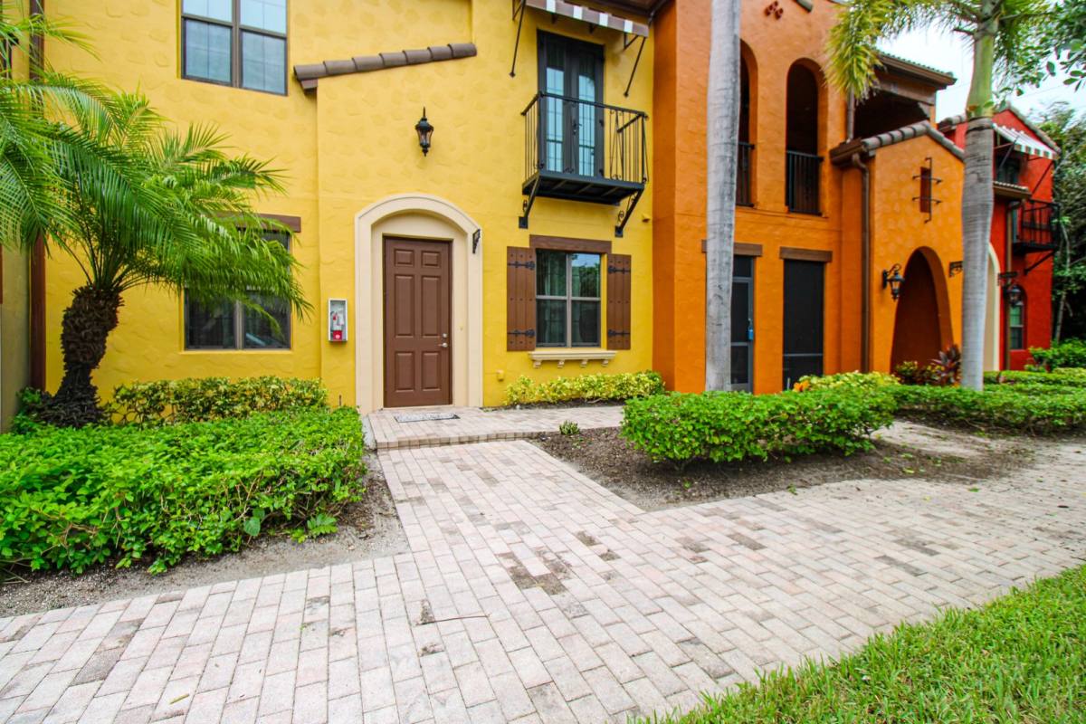 House for rent at 9054 Capistrano St N, Naples, FL 34113
