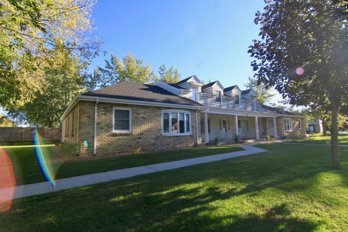 Apartment for rent at 853 Thackeray Trail, Oconomowoc, WI 53066