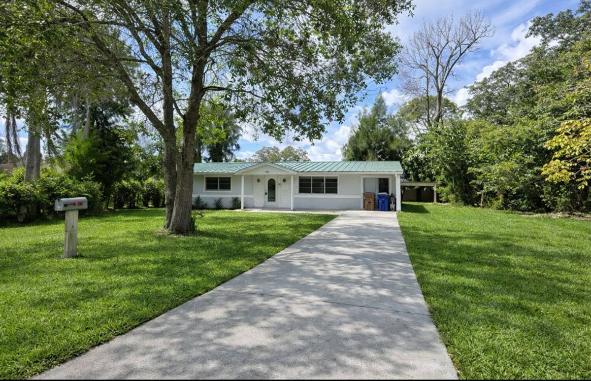 House for rent at 424 Cactus Circle, Lehigh Acres, FL 33936