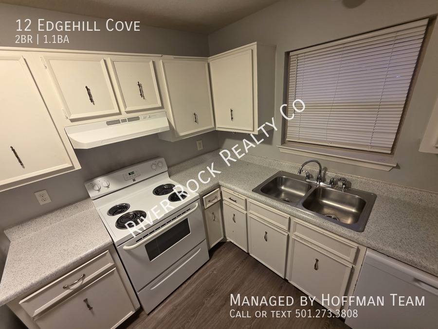 Townhouse for rent at 12 Edgehill Cove, Maumelle, AR 72113