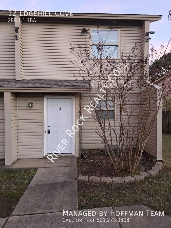 Townhouse for rent at 12 Edgehill Cove, Maumelle, AR 72113