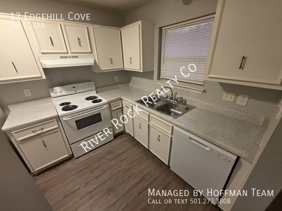 Townhouse for rent at 12 Edgehill Cove, Maumelle, AR 72113