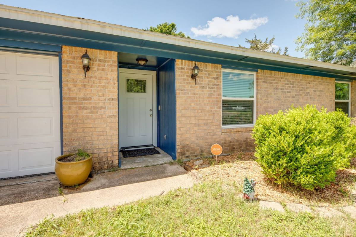 House for rent at 3000 Longleaf, College Station, TX 77845