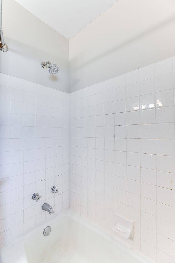 Apartment for rent at 1663 - 1665 Leone Ave E, Saint Paul, MN 55106