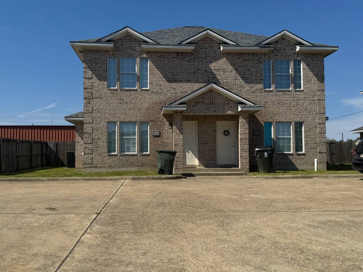 House for rent at 1503 Hollowhill A, Bryan, TX 77802