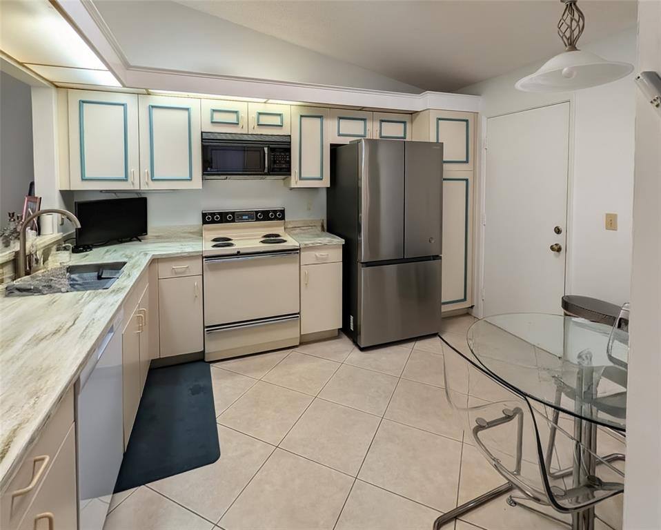 Apartment for rent at 5895 Autumn Lake Lane #5895A, Boynton Beach, FL 33437