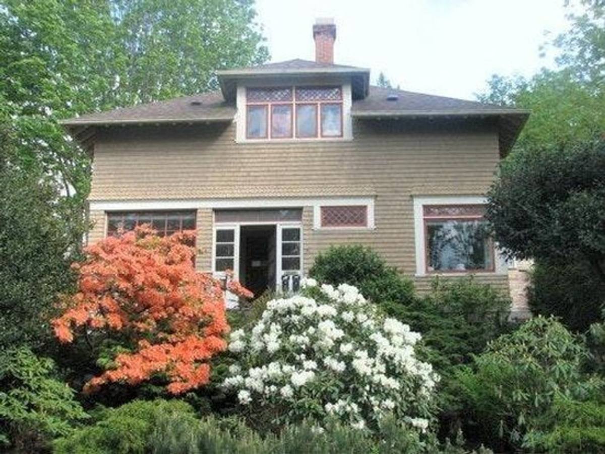 Apartment for rent at 910 N Garden St, Bellingham, WA 98225
