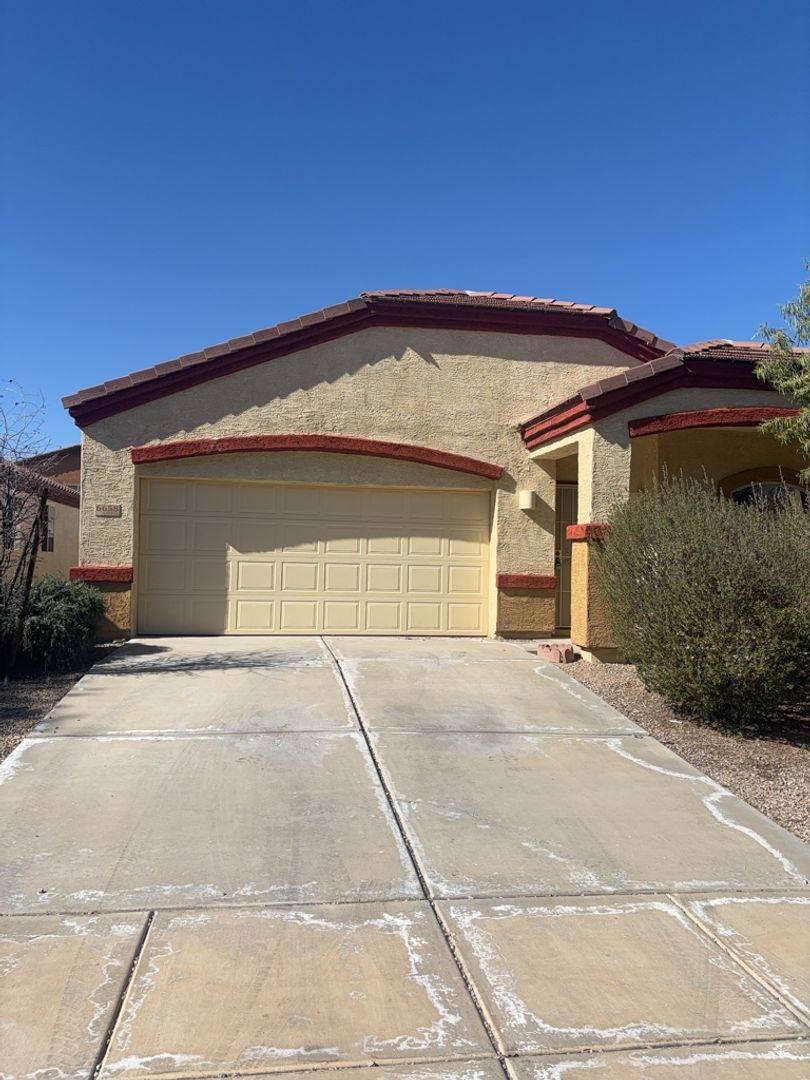 House for rent at 6658 S Stone Fly Dr, Tucson, AZ 85757