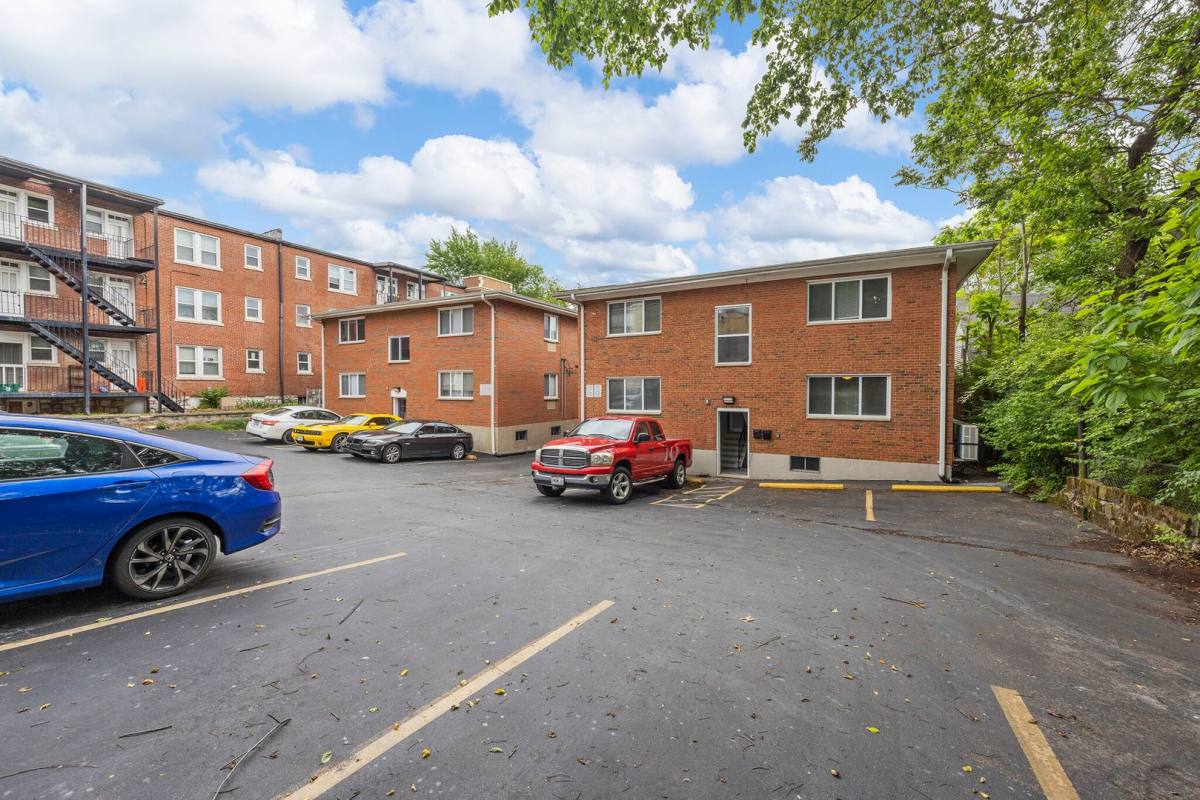 Apartment for rent at 2507-09 Bellevue Ave, Saint Louis, MO 63143