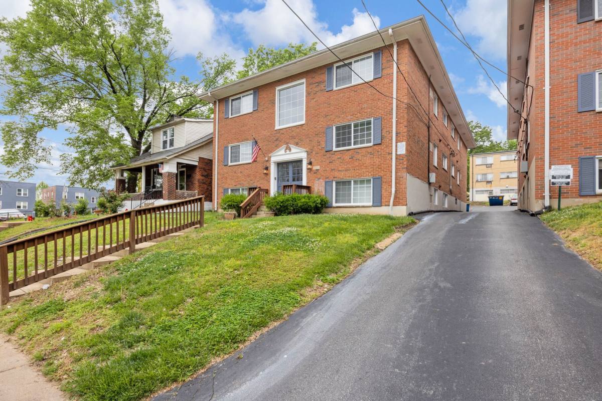 Apartment for rent at 2507-09 Bellevue Ave, Saint Louis, MO 63143