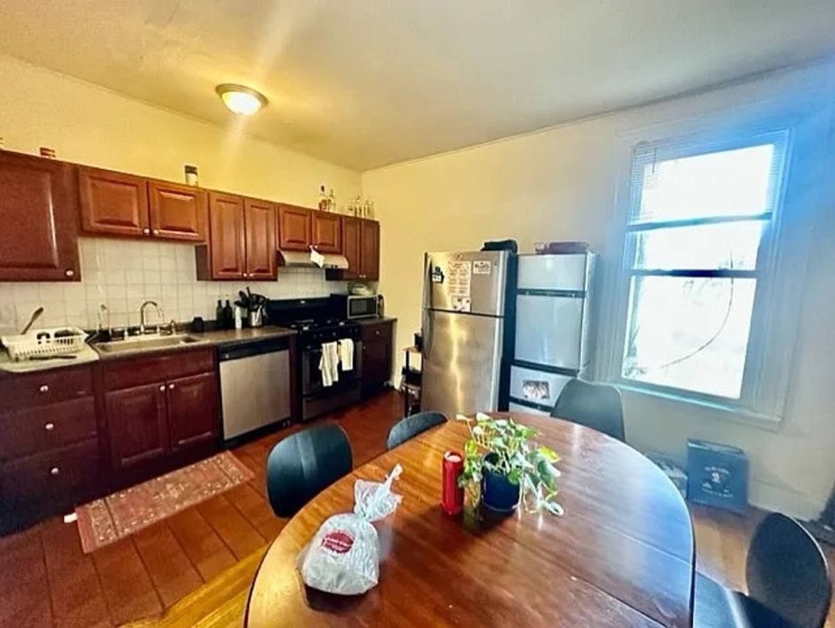 Townhouse for rent at 214 Hemenway St, Boston, MA 02115