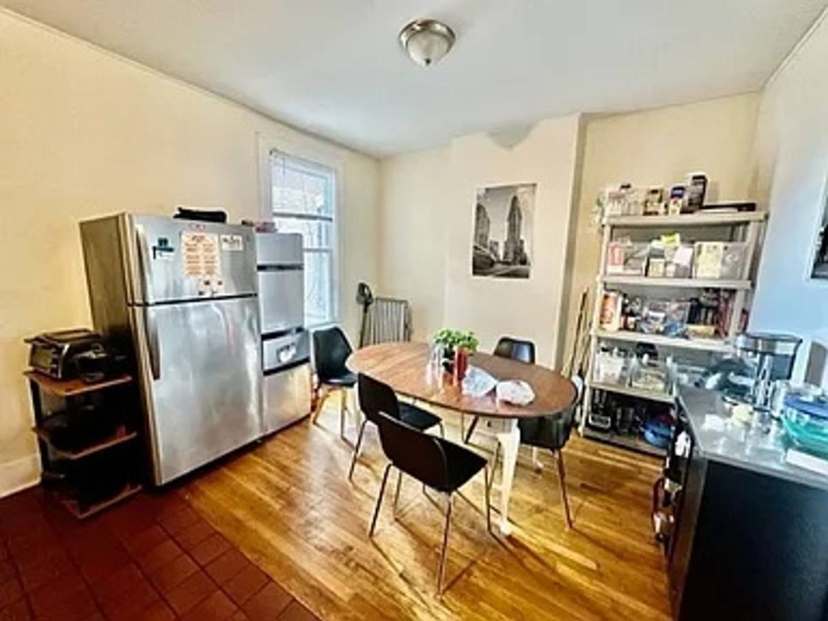 Townhouse for rent at 214 Hemenway St, Boston, MA 02115