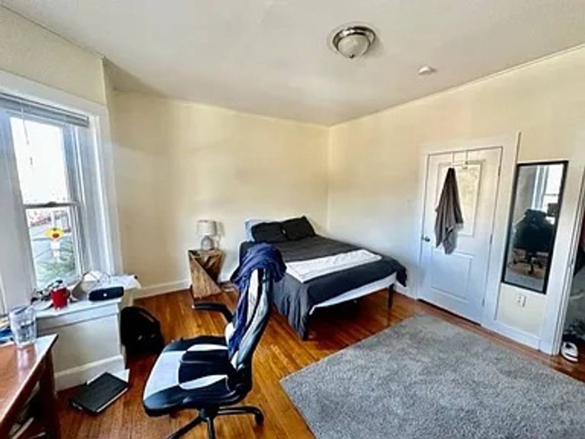 Townhouse for rent at 214 Hemenway St, Boston, MA 02115