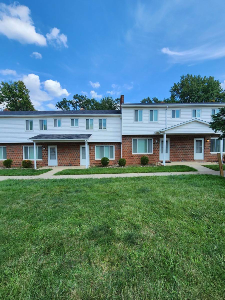 Townhouse for rent at 71-127 E Sprague Rd, Independence, OH 44131