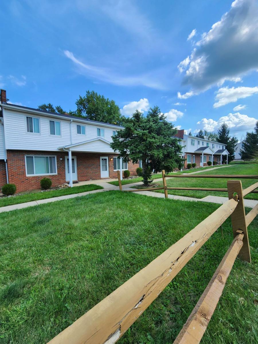 Townhouse for rent at 71-127 E Sprague Rd, Independence, OH 44131