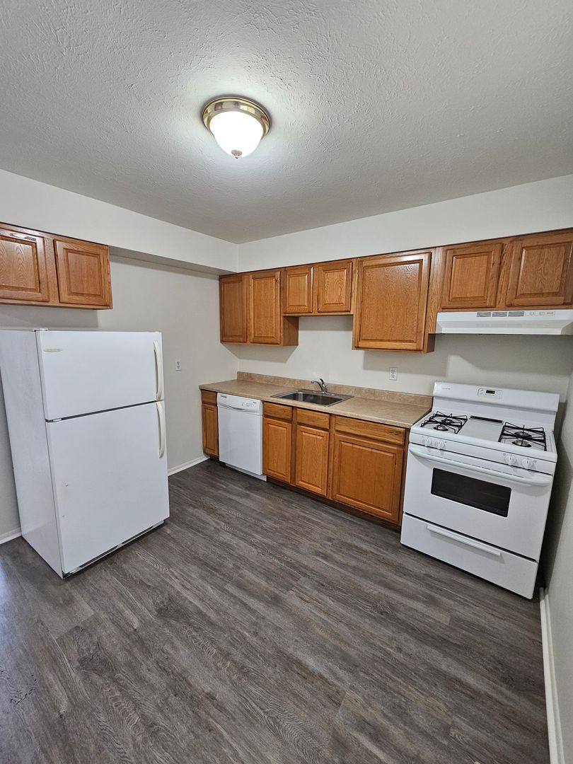 Townhouse for rent at 71-127 E Sprague Rd, Independence, OH 44131