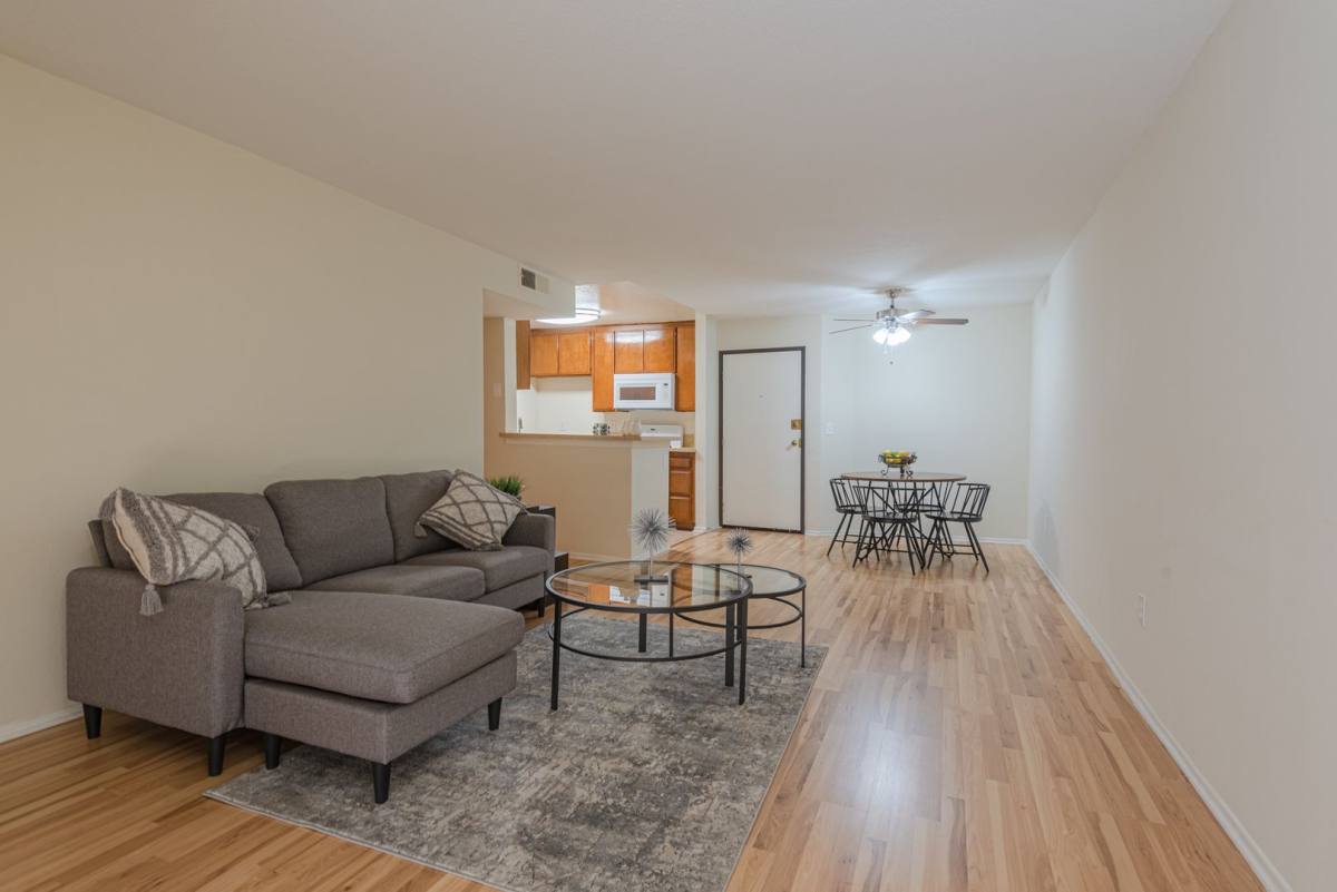 Apartment for rent at 11495 Riverside Dr, North Hollywood, CA 91602