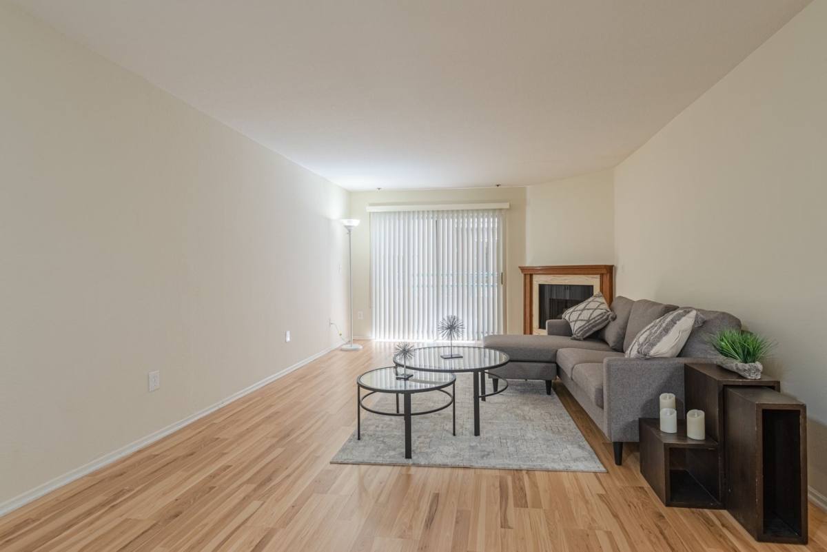 Apartment for rent at 11495 Riverside Dr, North Hollywood, CA 91602