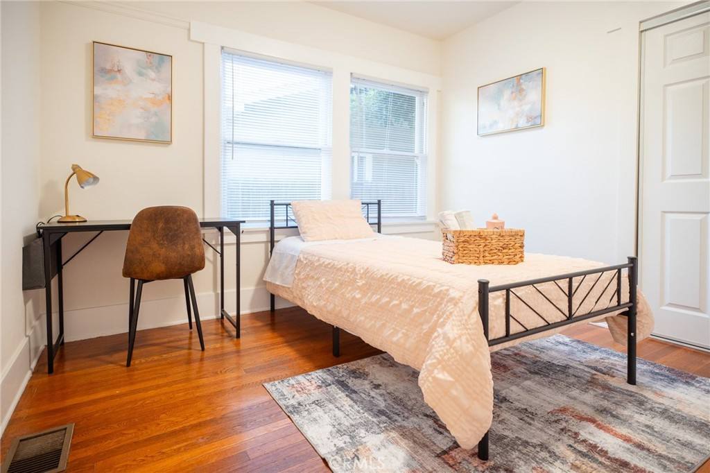 Apartment for rent at 45 N Meridith Ave #45, Pasadena, CA 91106