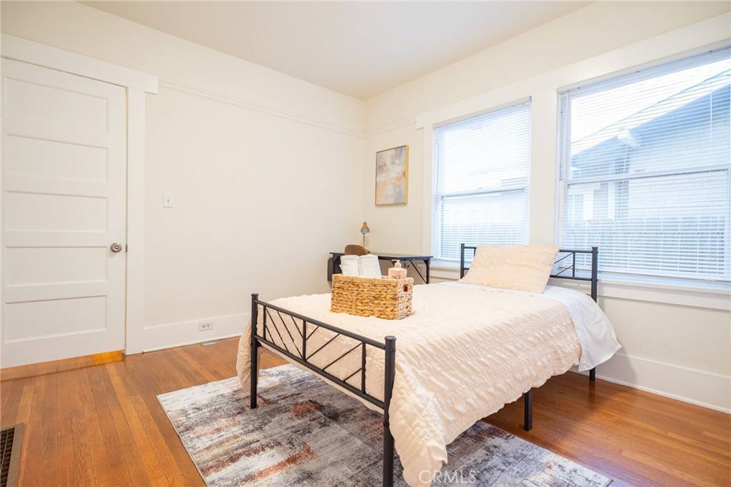 Apartment for rent at 45 N Meridith Ave #45, Pasadena, CA 91106