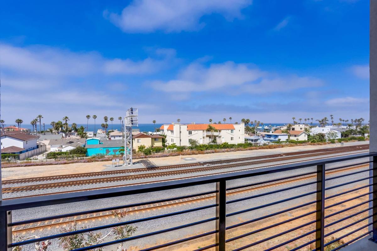 Townhouse for rent at 1037 S Cleveland St, Oceanside, CA 92054