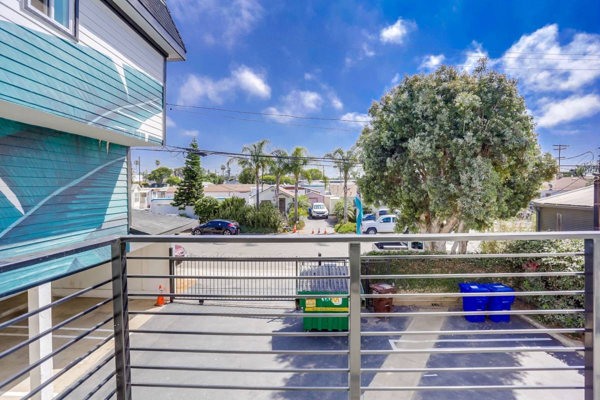 Townhouse for rent at 1037 S Cleveland St, Oceanside, CA 92054