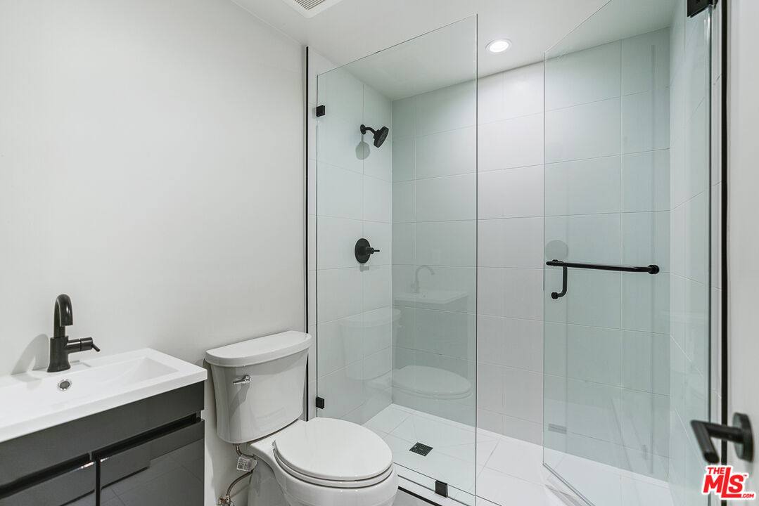 Apartment for rent at 12320 Montana Ave #109, Los Angeles, CA 90049
