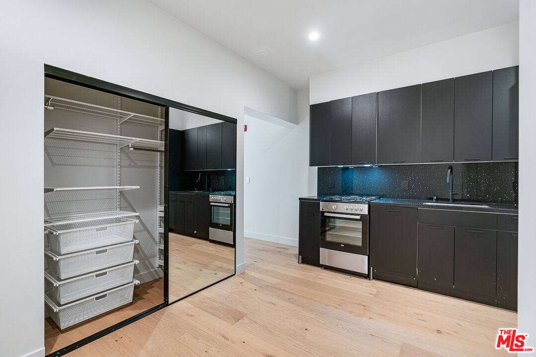 Apartment for rent at 12320 Montana Ave #109, Los Angeles, CA 90049