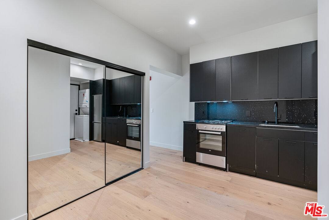 Apartment for rent at 12320 Montana Ave #109, Los Angeles, CA 90049