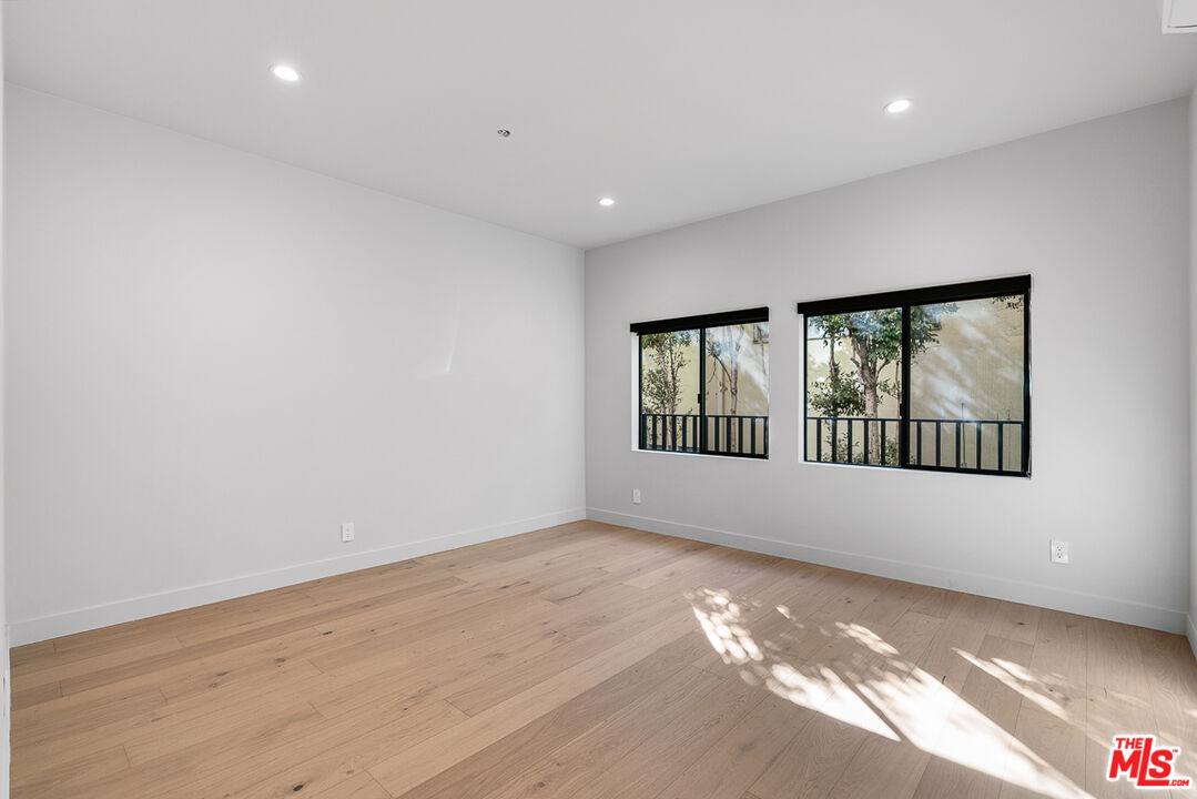 Apartment for rent at 12320 Montana Ave #109, Los Angeles, CA 90049