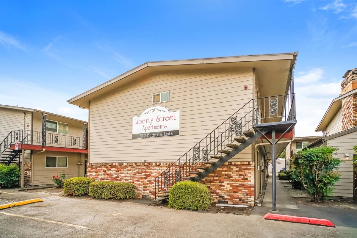 Apartment for rent at 807-889 Liberty St SE, Salem, OR 97302