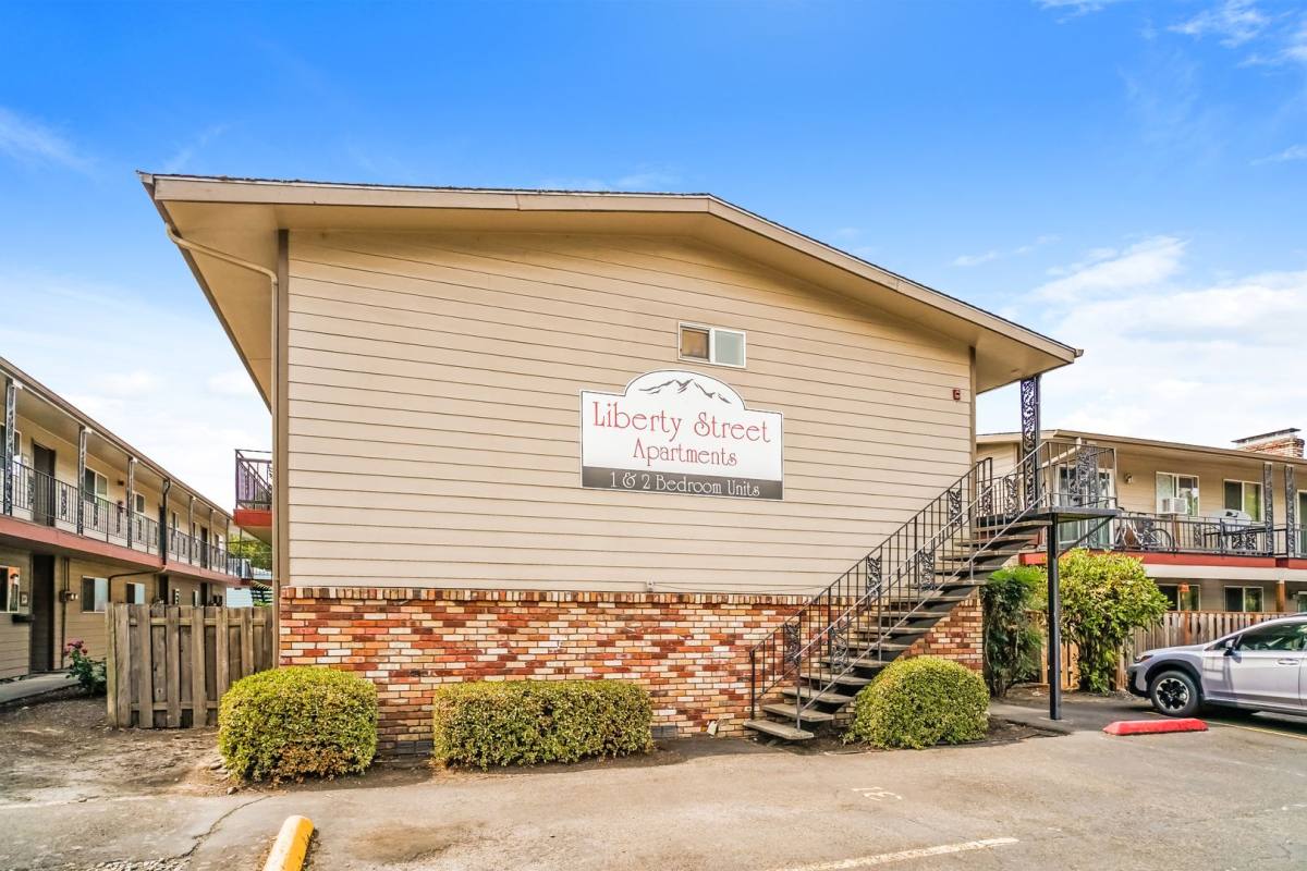 Apartment for rent at 807-889 Liberty St SE, Salem, OR 97302