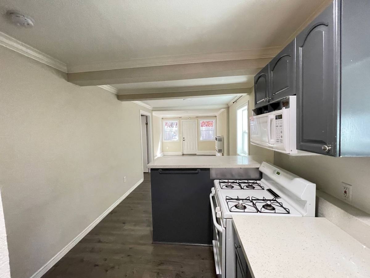 Apartment for rent at 1121 Campbell St, Oakland, CA 94607