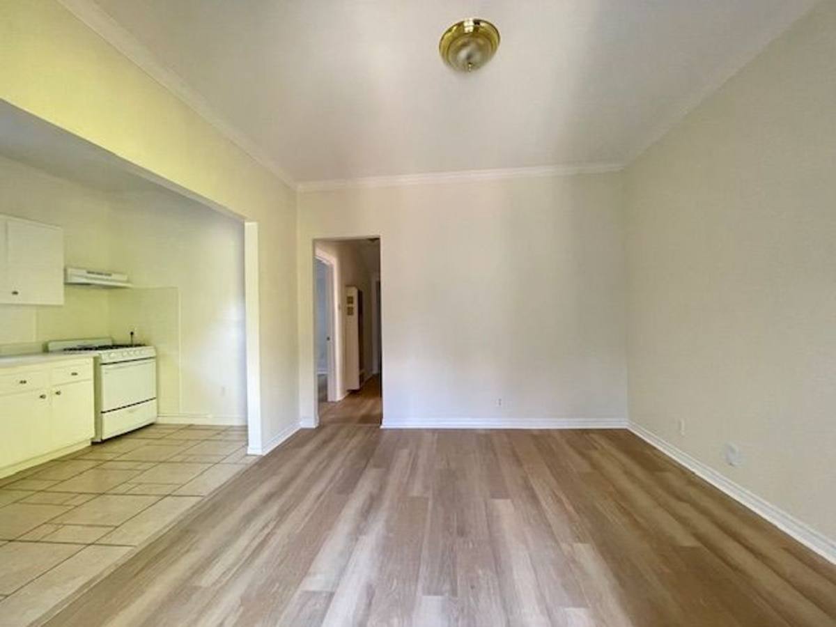 Apartment for rent at 1121 Campbell St, Oakland, CA 94607