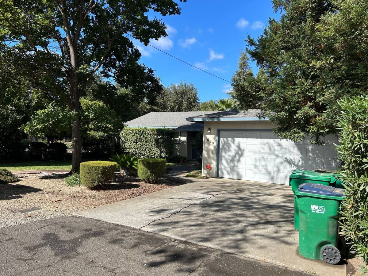 House for rent at 938 W 12th Ave, Chico, CA 95926