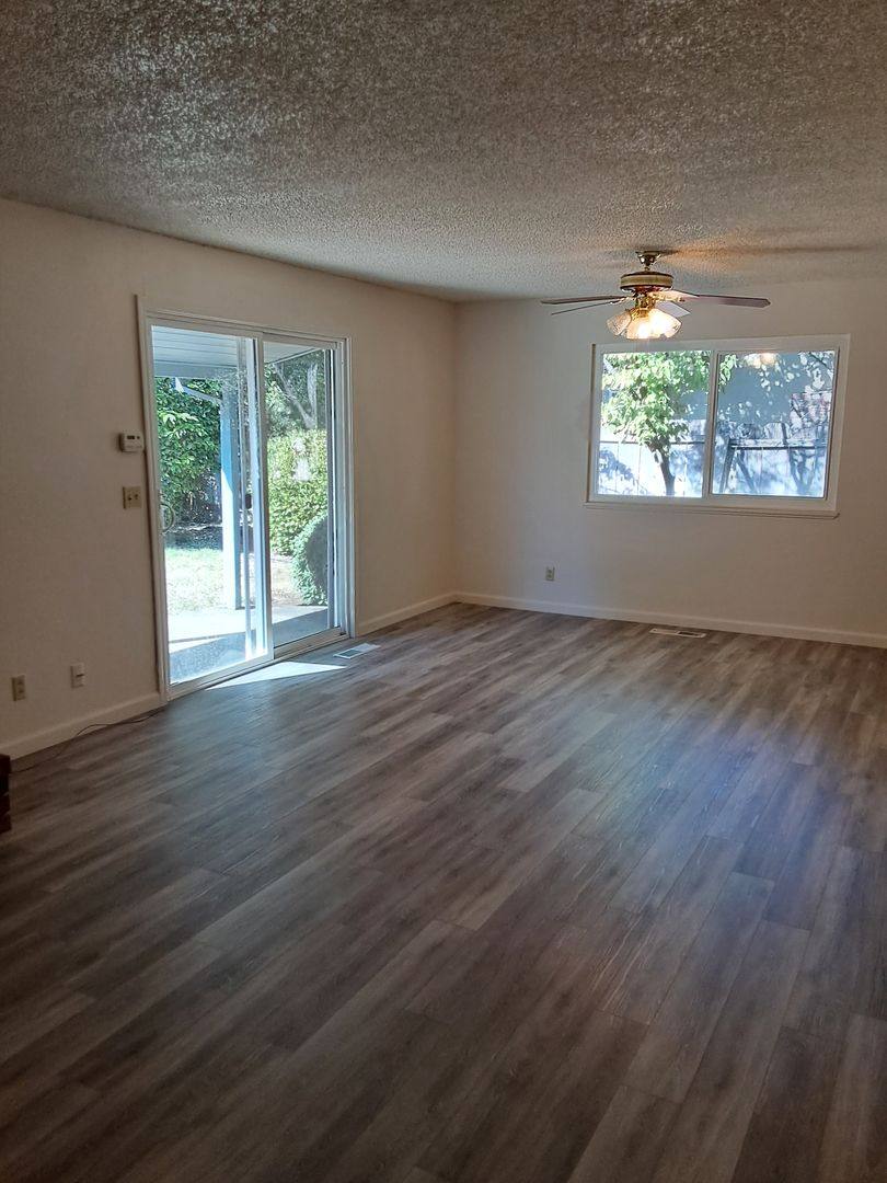 House for rent at 938 W 12th Ave, Chico, CA 95926