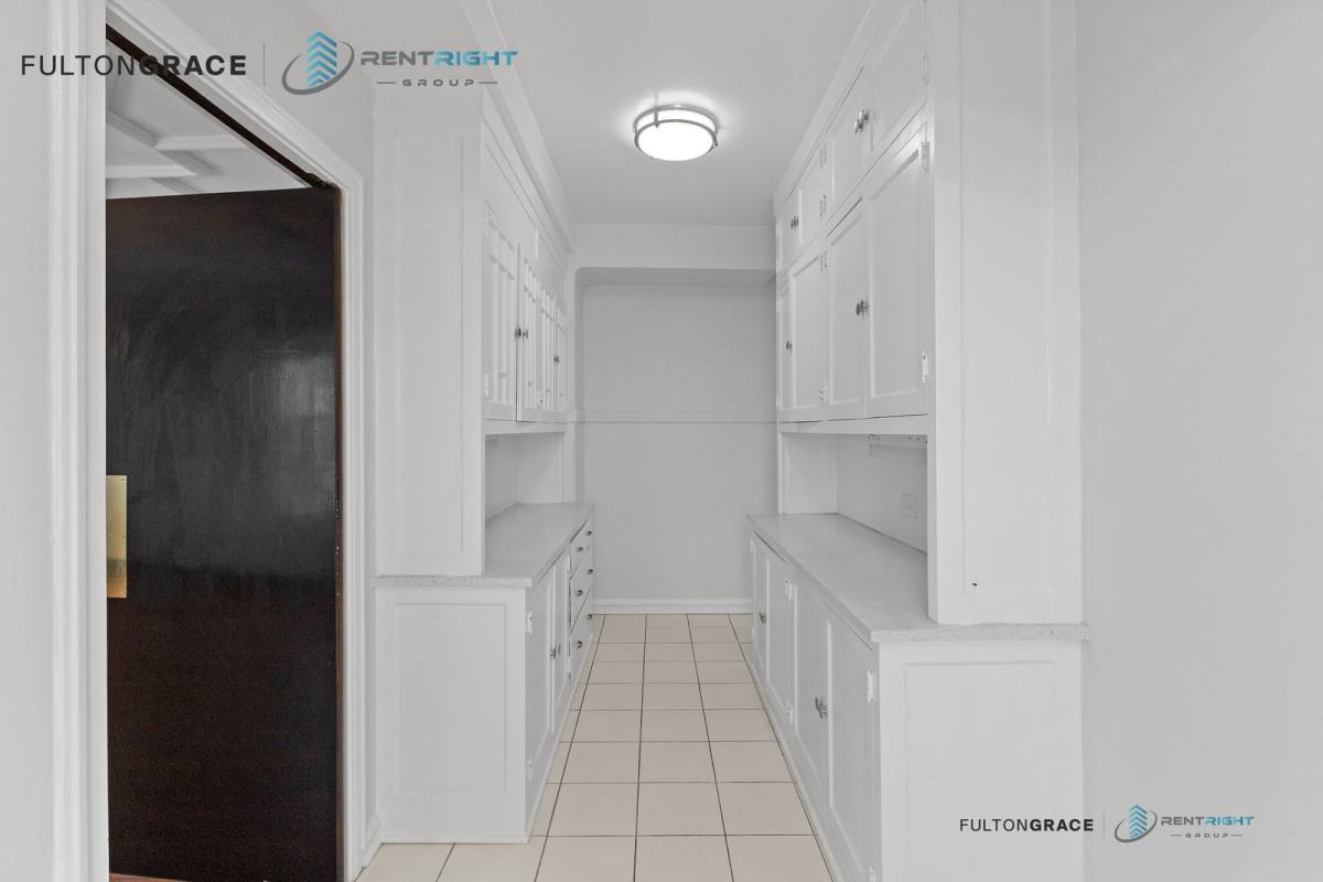 Apartment for rent at 534 W Stratford Place #11E, Chicago, IL 60657