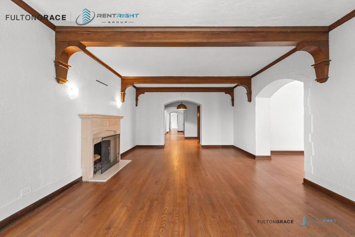 Apartment for rent at 534 W Stratford Place #11E, Chicago, IL 60657