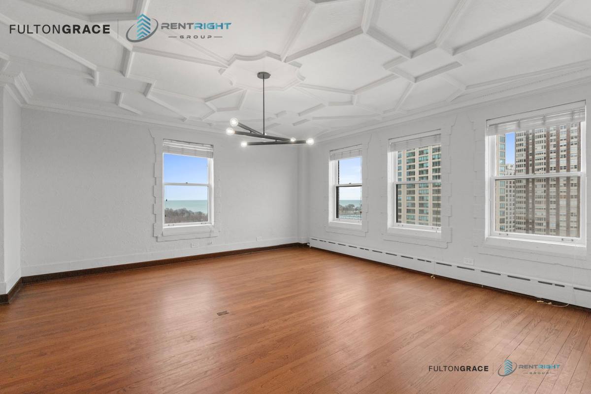 Apartment for rent at 534 W Stratford Place #11E, Chicago, IL 60657