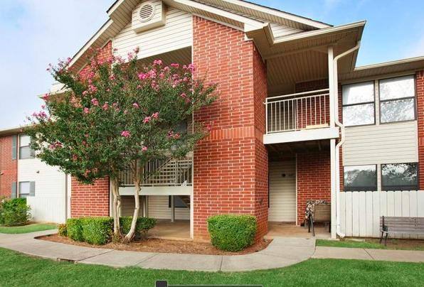 Apartment for rent at 130 E 45th St, Shawnee, OK 74804