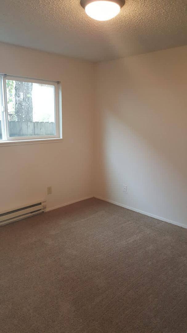 Apartment for rent at Mt Hood View, 6206 SE 52nd Ave, Portland, OR 97206