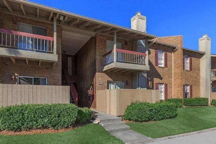 Apartment for rent at Darlington Oaks & Midtown Flats, 4803 S Braden Ave, Tulsa, OK 74135