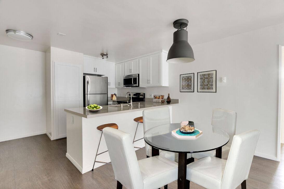 Apartment for rent at 2727 6th St, Santa Monica, CA 90405