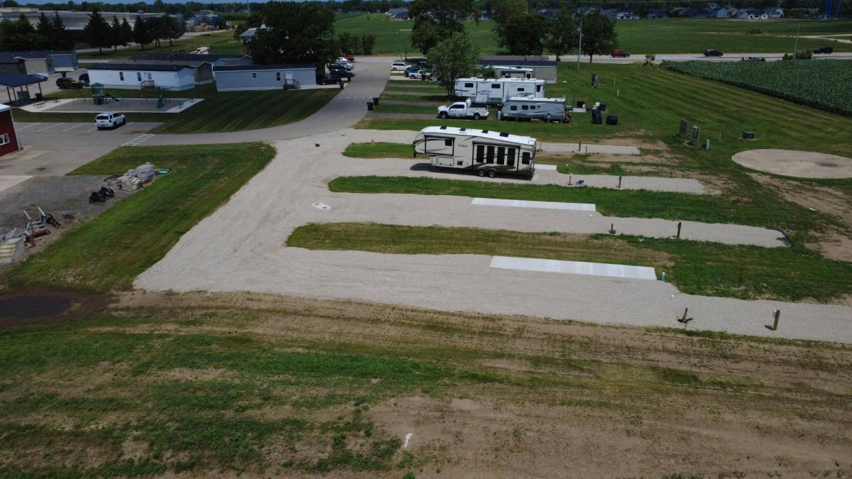 Apartment for rent at 855 W US-Highway, Ligonier, IN 46767