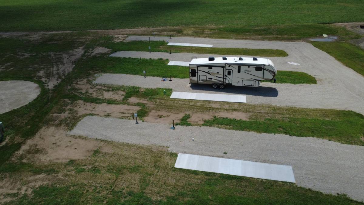 Apartment for rent at 855 W US-Highway, Ligonier, IN 46767