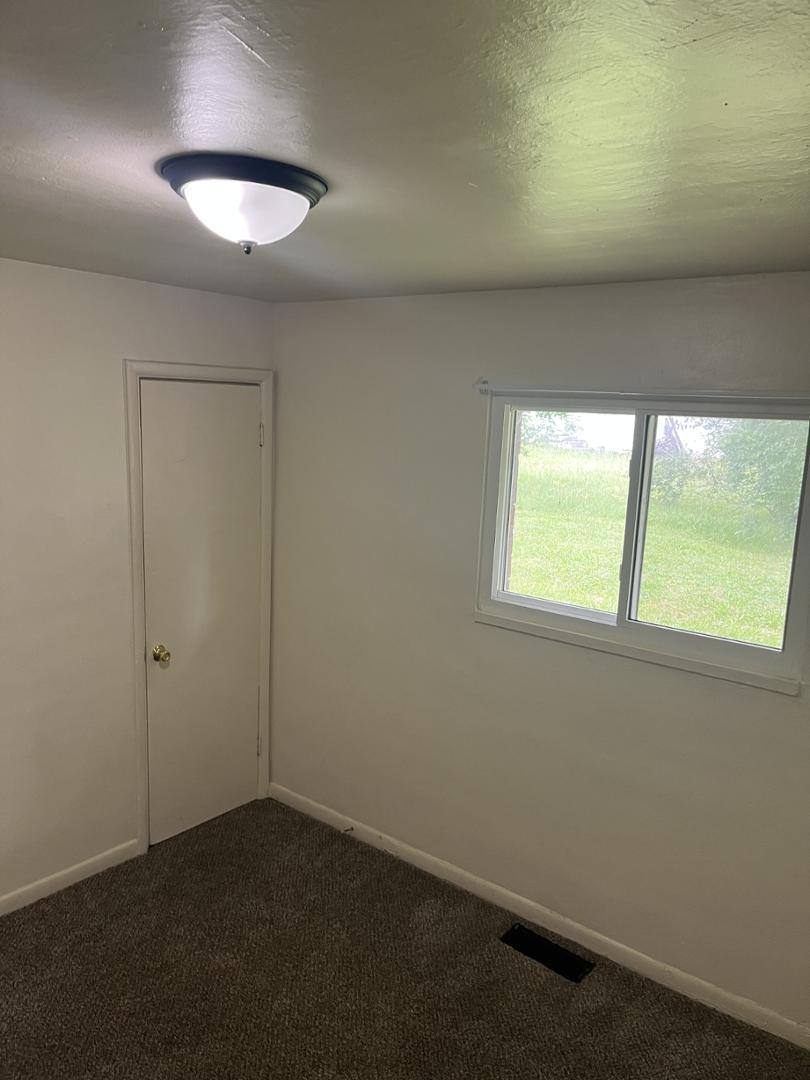 Apartment for rent at 1917 Weaver St #3, Dayton, OH 45417