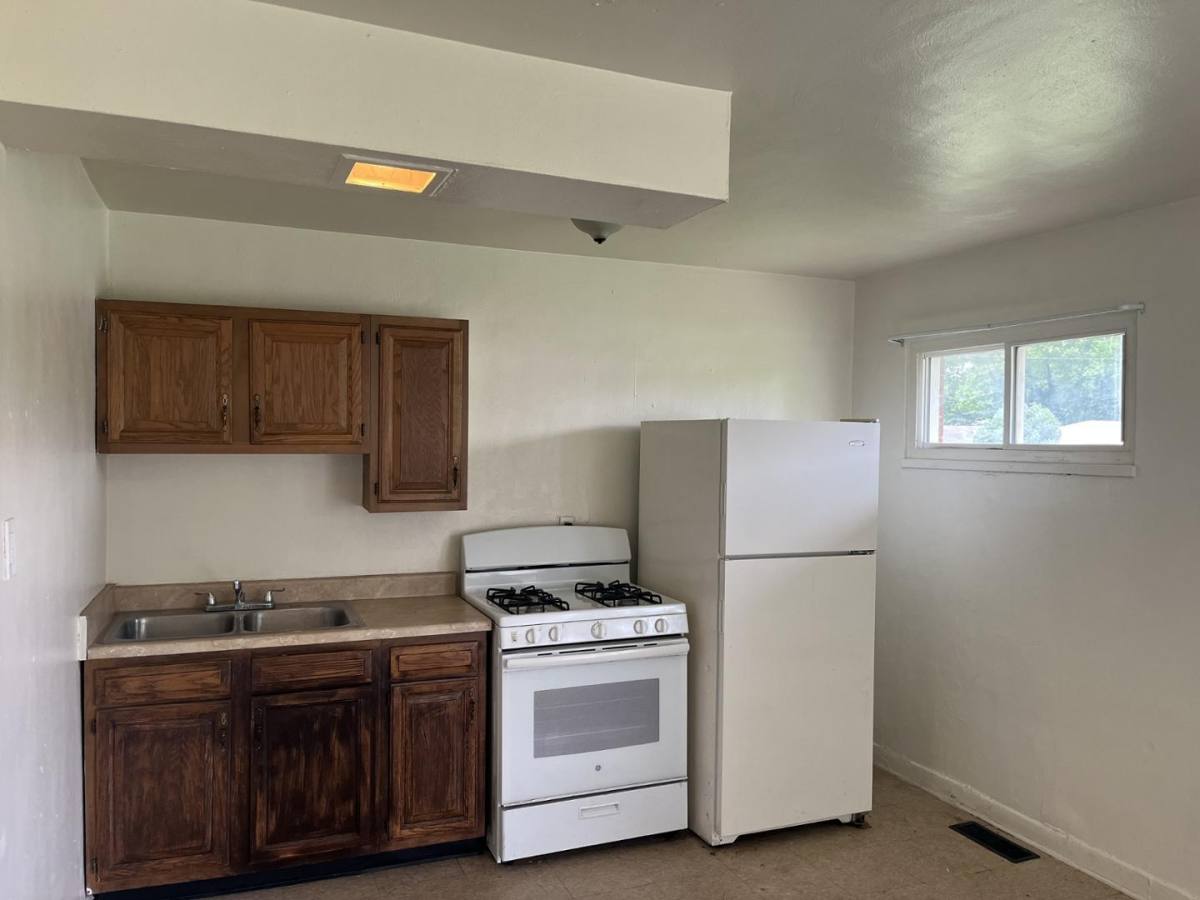 Apartment for rent at 1917 Weaver St #3, Dayton, OH 45417