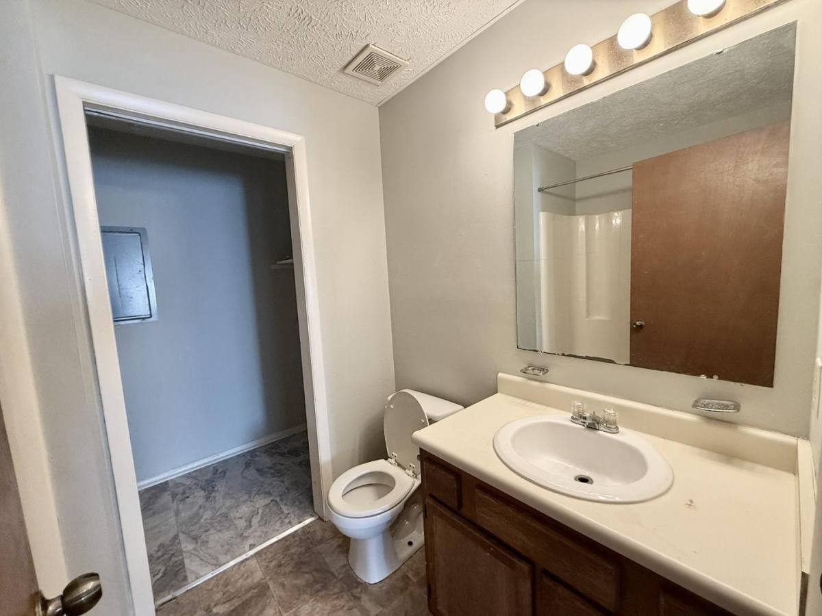 Townhouse for rent at Briar Cliffe Condominiums, 1808-5 Tryon Dr #1, Fayetteville, NC 28303