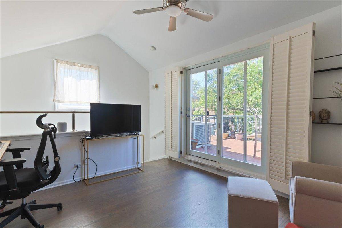 Townhouse for rent at 2744 N Janssen Ave, Chicago, IL 60614